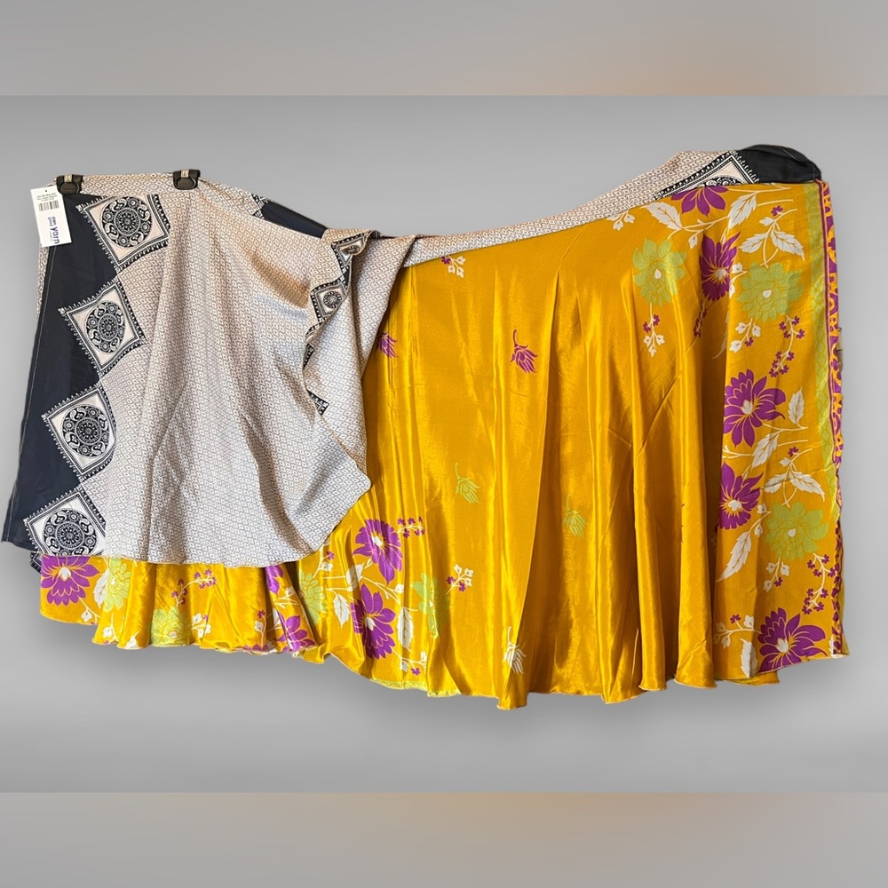 Darn Good Yarn Reg TeaLength reversible 2 layer sari wrap skirt. - Picture 4 of 9